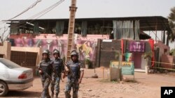 Le site de l'attaque à Bamako, au Mali, le 7 mars 2015 (AP)