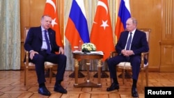 რეჯებ ტაიპ ერდოღანი და ვლადიმირ პუტინი სოჭში, რუსეთი. 5 აგვისტო, 2022 წ.