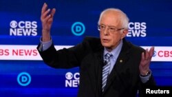 Demokratlar partiyasidan prezidentlik uchun nomzod Berni Sanders Janubiy Karolina shtatida o'tgan bahsda, 2020-yil, 25-fevral