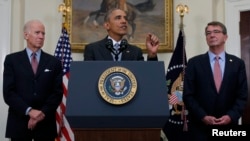 U.S. President Barack Obama (C) discusses administration plans to close the Guantanamo military prison while delivering a statement at the White House in Washington, Feb. 23, 2016. 
