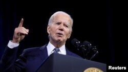 조 바이든 대통령이 16일 미국 네바다주 라스베이거스에서 열린 전미유색인종지위향상협회(NAACP) 연례 행사에서 연설하고 있다.