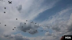 ამერიკელების დესანტირება Lockheed C-130 Hercules-დან ვაზიანში