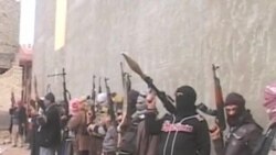 US Cautiously Helps Iraq Fight Militants