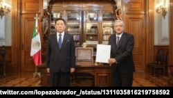 안드레스 마누엘 로페스 오브라도르 멕시코 대통령이 트위터를 통해 송순룡 북한 대사의 신임장을 받았다고 밝혔다.