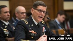 امریکی سینٹرل کمان کے سربراہ جنرل ووٹل سینیٹ کی ایک کمیٹی میں بیان دے رہے ہیں۔ فروری 2018