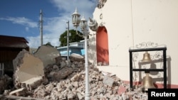 Sebuah gereja yang rusak setelah gempa mengguncang Guayanilla, Puerto Rico, 9 Januari 2020. REUTERS/Marco Bello