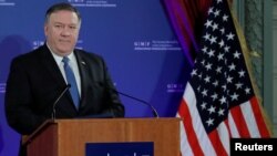 Menteri Luar Negeri Amerika Mike Pompeo berbicara di Brussels, Belgia, Selasa (4/12). 