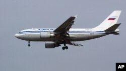 Un appareil d'Aeroflot atterrit à l'aéroport international Sheremetyevo de Moscou le 17 avril 2003. 