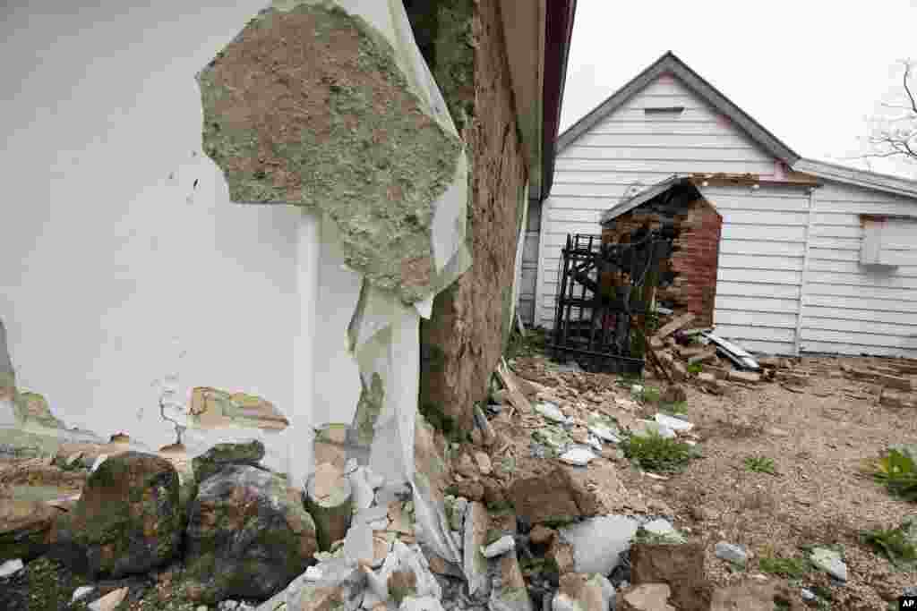 زلزلے کے باعث دارالحکومت، ویلنگٹن سے 200 کلومیٹر کے فاصلے پر واقع عمارات کو نقصان پہنچا۔