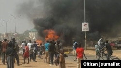 Lokacin Matasa suna zangar zangar Chalrie 