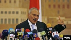 Ali Abdullah Saleh, yang berkuasa sejak tahun 1978, mengatakan akan bertahan sebagai presiden sampai masa jabatan 7 tahunnya berakhir tahun 2013.