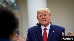 도널드 트럼프 미국 대통령이 29일 백악관에서 신종 코로나바이러스 대응 기자회견을 했다.