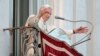 Paus Benediktus XVI Tinggalkan Vatikan 