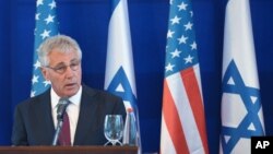 척 헤이글 미 국방장관이 15일 베냐민 네타냐후 이스라엘 총리와의 공동기자회견에서 발언하고 있다.