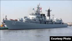 بحری مشقوں میں مصروف بحری جہاز 