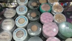 پاکستان کې د ګرانۍ له کبله د سینګار شیان هم ګران شوي خو ښځو سینګار کم کړی مګر پرېښی یې نه دی