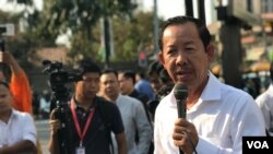 រូបឯកសារ៖ លោក ​រ៉ុង ឈុន ​​ប្រធាន​សហភាព​សហជីព​កម្ពុជា​ រំឭកពី​ចលនា​សហជីព​របស់​លោក ​ជា វិជ្ជា​ ក្នុងខួប​លើក​ទី​១៦ឆ្នាំនៃឃាតកម្ម​លើ​លោក​ជា វិជ្ជានៅទីក្រុង​ភ្នំពេញ​ ថ្ងៃ​ទី​២២ ខែ​មករា​ ឆ្នាំ​២០២០។ (ហ៊ុល រស្មី​/វីអូអេ) 