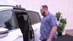 Persaingan Meluncurkan Layanan Taksi Swakemudi