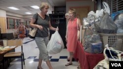 Gettysburg, Pennyslvania, residents respond to calls for donations for separated migrant children housed in a Baltimore, Maryland faciility. (M. Kornely/VOA)