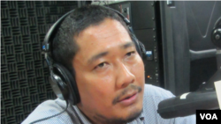 លោក ​ឡុង បញ្ញាវុធ​ មន្ត្រី​គម្រោង​យុត្តិធម៌​នៅ​កម្ពុជា។ (លឹម សុធី/VOA)