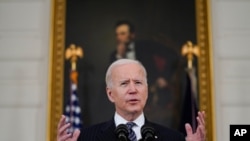 조 바이든 미국 대통령이 6일 백악관에서 신종 코로나바이러스 백신 공급 계획에 관해 설명했다.