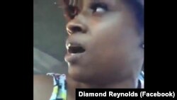 Photographie tirée d'une vidéo montrant les derniers moments de Philando Castile, un employé d'une cantine scolaire de 32 ans, abattu par un policier dans le Minnesota, le 7 juillet 2016.