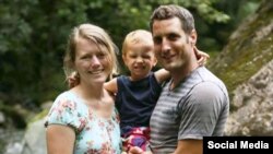 საქართველოში მოკლული ლორა, კეილებ და რაიან სმიტების ოჯახი