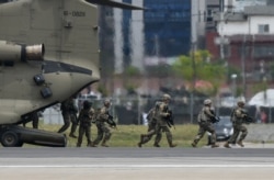 지난 2019년 6월 한국 평택의 캠프 험프리스 기지에서 미8군 창설 75주년을 맞아 훈련 시범이 진행됐다.