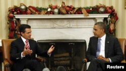 Presiden AS Barack Obama (kanan) menerima kunjungan Presiden terpilih Meksiko Enrique Pena Nieto di Gedung Putih, Selasa (27/11). 