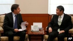 지난해 2월 한국을 방문한 토니 블링큰 미 국무부 부장관(왼쪽)이 서울 외교부 청사에서 조태용 당시 외교부 차관과 회담했다. (자료사진)