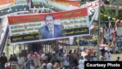 穆尔西的支持者在首都开罗举行集会。