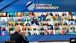 د ډیموکراسۍ لومړنۍ غونډه د ۲۰۲۱ کال په دسمبر کې شوې وه.