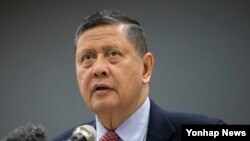 마르주키 다루스만 유엔 북한 인권 특별보고관이 26일 종로구 서울글로벌센터에서 열린 기자회견에서 기자회견문을 낭독하고 있다.