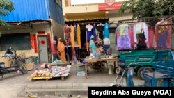 Le marché chinois à Dakar, Sénégal, le 11 février 2020. (VOA/Seydina Aba Gueye)