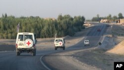 Konvoi kendaraan Palang Merah Internasional (ICRC) di provinsi Ghazni, wilayah barat kota Kabul, Afghanistan (Foto: dok).