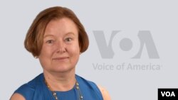 阿曼达·贝内特（Amanda Bennett）将在2016年4月18日宣誓就任美国之音新台长