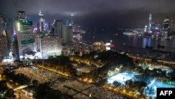 2019년 홍콩 빅토리아 파크에서 열렸던 천안문(톈안먼) 민주화시위 30년 기념집회. 1일 홍콩 경찰은 코로나 사태를 이유로 톈안먼 희생자 추도 집회 주최 측에 집회를 금한다고 통고 했다.