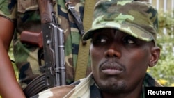 Pasukan Uganda menahan komandan M23 Sultani Makenga bersama para anggotanya hari Kamis 7/11 (foto: dok). 