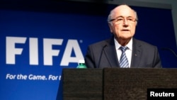 FIFA President Sepp Blatter addresses a news conference at the FIFA headquarters in Zurich, Switzerland, June 2, 2015. (REUTERS/Ruben Sprich)