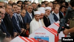 In Pictures: Developments Sunday in Turkey