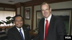 Menteri Pertanian Indonesia Suswono dalam pertemuan dengan Menteri Pertanian Australia Joe Ludwig di Jakarta (20/6).