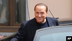 L'ancien président du Conseil italien, Silvio Berlusconi, a été hospitalisé pour un problème cardiaque. Pris en photo près de Milan le 9 mai 2014.