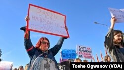 Нека јадат ружи: Протестен марш во Скопје по повод 8ми Март