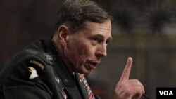 Panglima tentara NATO dan AS di Afghanistan, Jenderal David Petraeus.