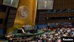 ARHIVA - Predsjednik Crne Gore Filip Vujanović govori na sjednici Ujedinjenih nacija na kojoj je Crna Gora primljena kao 192. članica svjetske organizacije (Foto: Rojters/Chip East) 