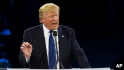 AQSh prezidentligi uchun nomzod Donald Tramp Amerika-Isroil jamoatchilik bilan aloqalar qo’mitasi huzurida nutq so’zlamoqda, 21-mart, 2016-yil.