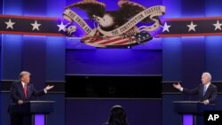 미국 대선 공화당 후보인 도널드 트럼프 미국 대통령과 민주당 후보인 조 바이든 전 부통령이 22일 테네시주 내슈빌 벨몬트대학에서 최종 TV토론을 했다.