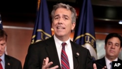 Joe Walsh, mantan anggota Kongres AS dari Partai Republik, dalam sebuah konferensi pers di Washington, D.C. (Foto: dok).