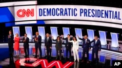 Avec ses curieux "caucus", l'Iowa ouvrira lundi le bal des votes de la primaire démocrate.