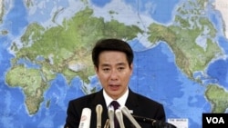 Menteri Luar Negeri Jepang Seiji Maehara mengumumkan pengunduran dirinya, Minggu (6/3).